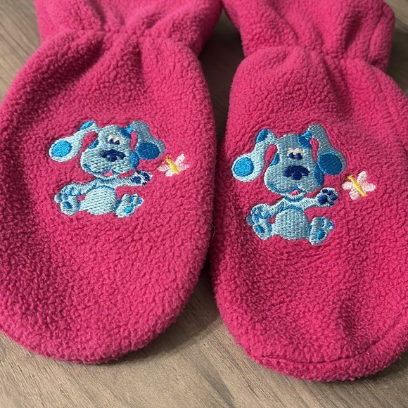 PRE OWNED VINTAGE BLUE'S CLUES KIDS MAGENTA WINTER MITTENS - Picture 3 of 7